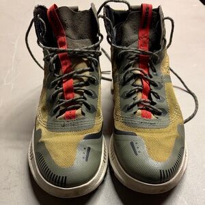 Sorel Men's Mac Hill Lite Rush Waterproof Sneaker Boot Green/Tan Size  9 EUC